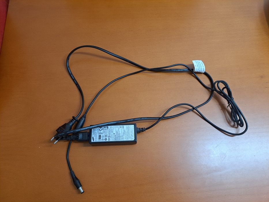 Monitor samsung 22" + Carregador DC 14V