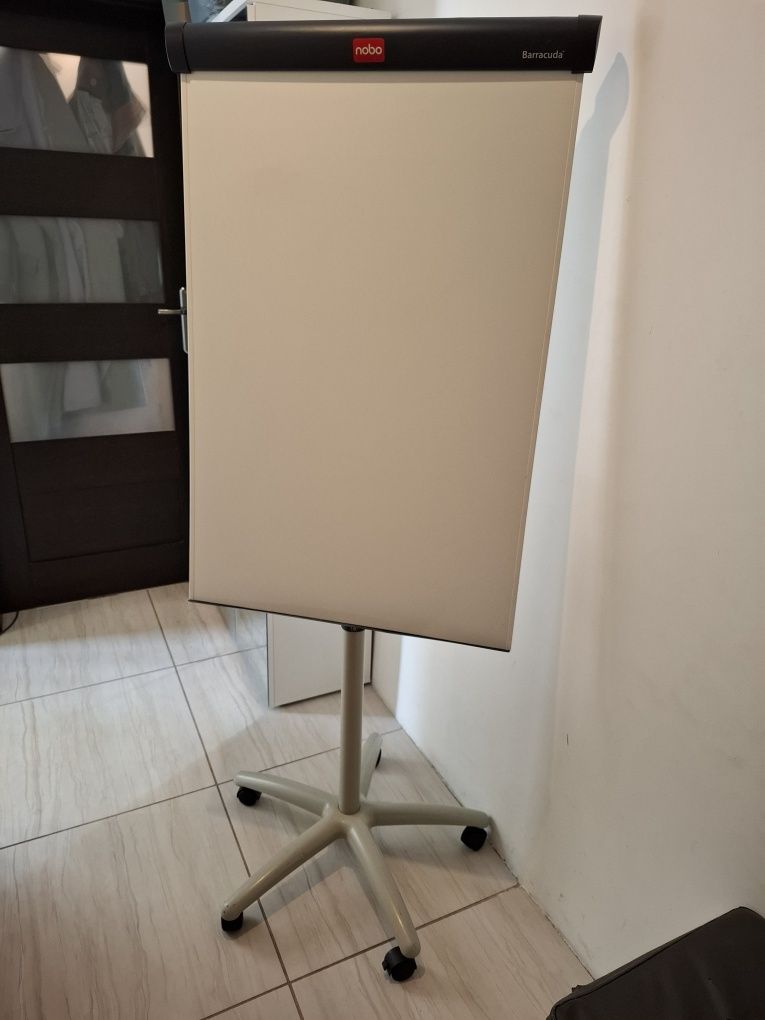 Flipchart Nobo Baraccuda Mobile - tablica magnetyczna