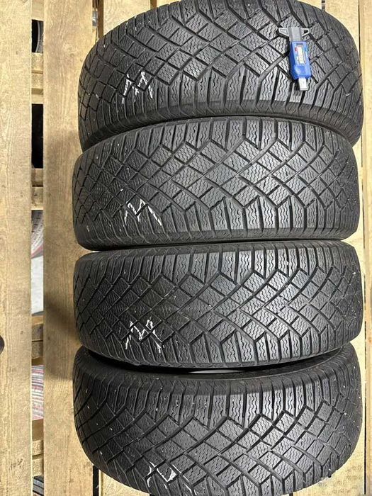 Continental ContiVikingContact 7 215/60 R17 100T