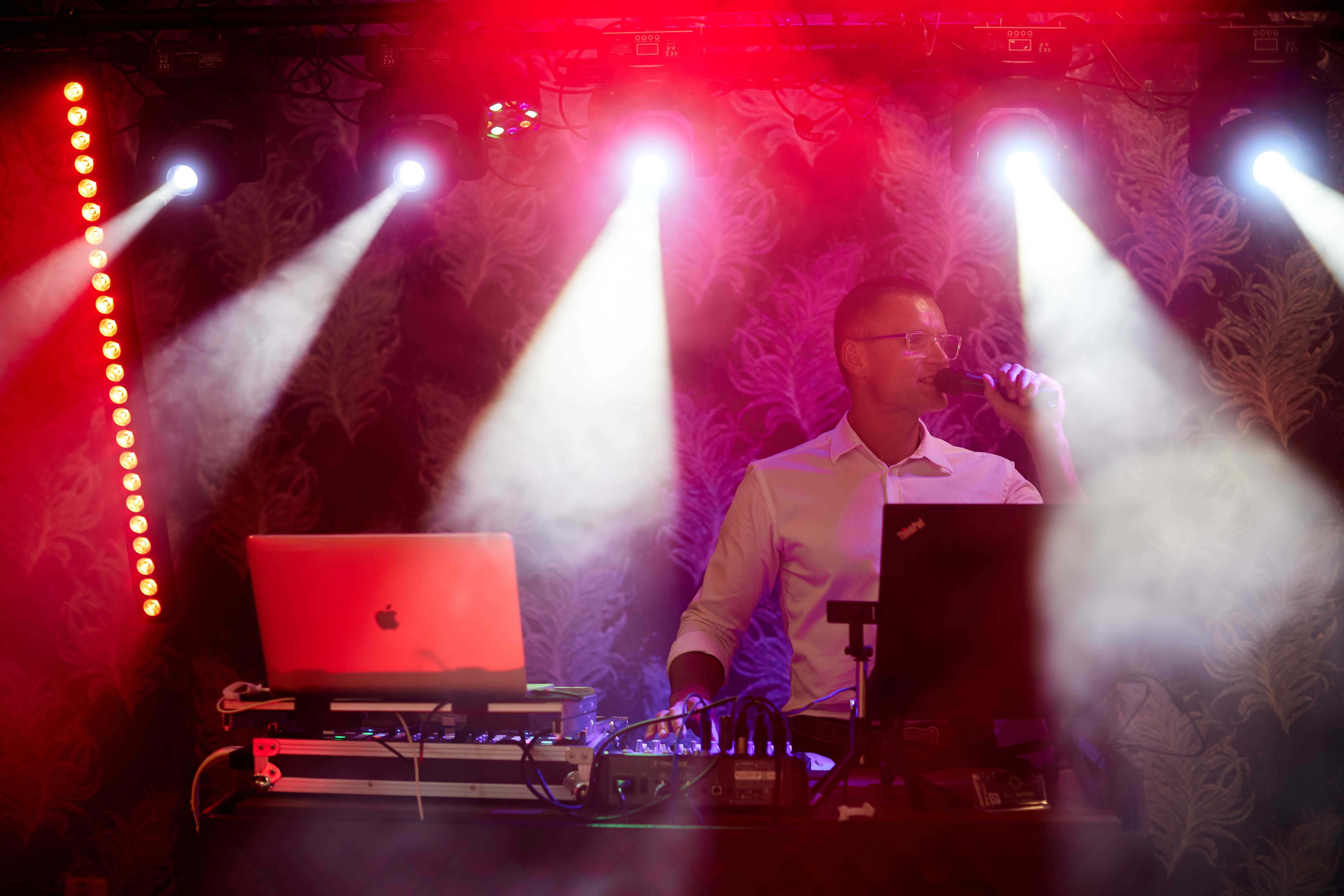 DJ wesele + Videobudka 360, studniówka, konferansjer , Fotobudka 360