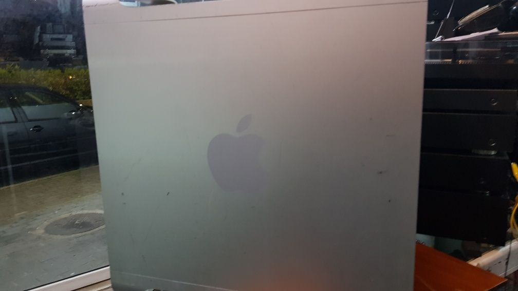 Apple PC torre aluminio