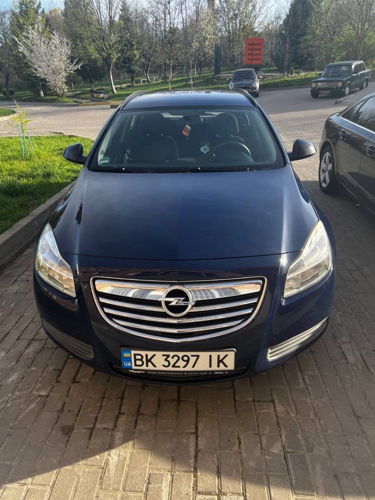 Продам автомобіль opel insignia