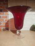 Rubinowy.  wazon