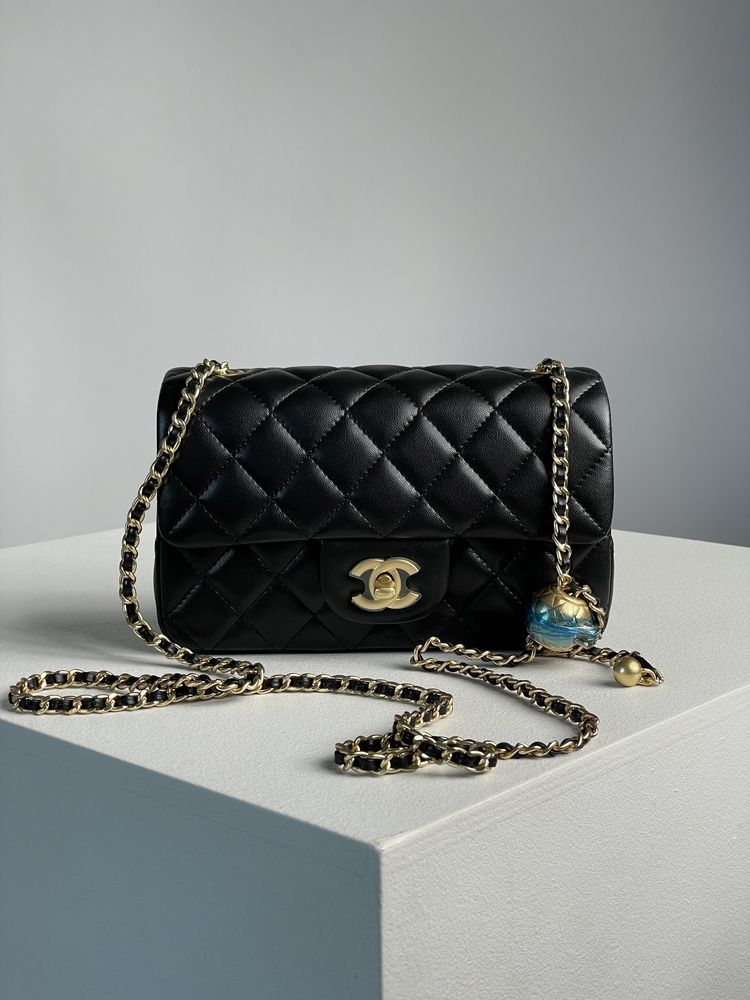 Сумка в стилі Chanel Classic 1.55 Small Single Flap in Black