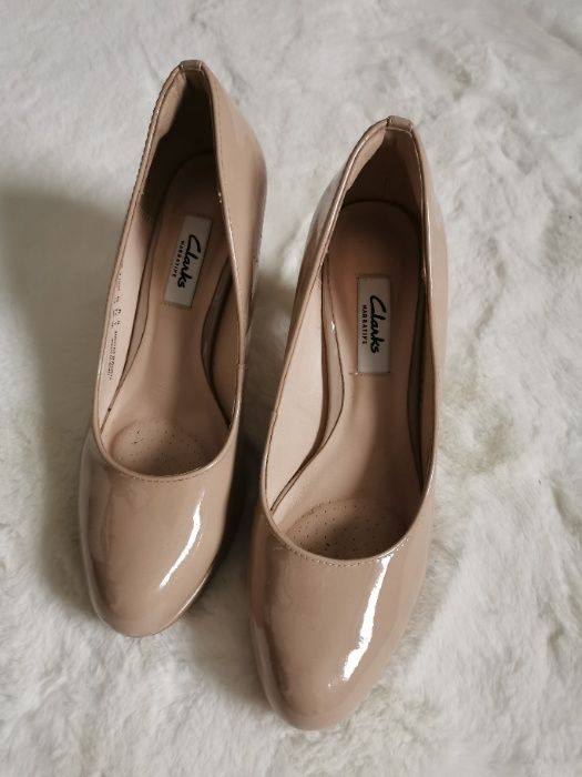 Czółenka Clarks nude
