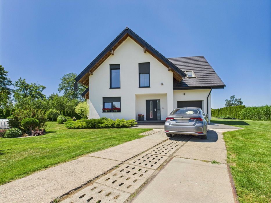 Dom oddychający przestrzenią, Laski gmina Nowy Staw