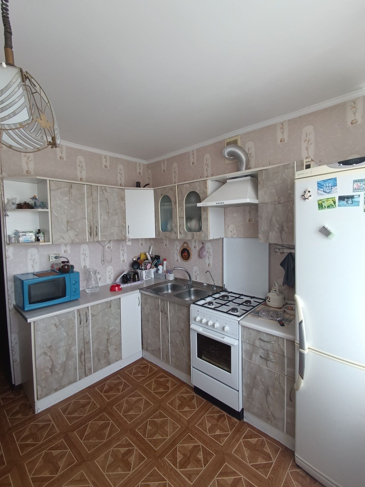 Продаю 2 комн квартира Центр( р-н старого  ЖД вокзала)