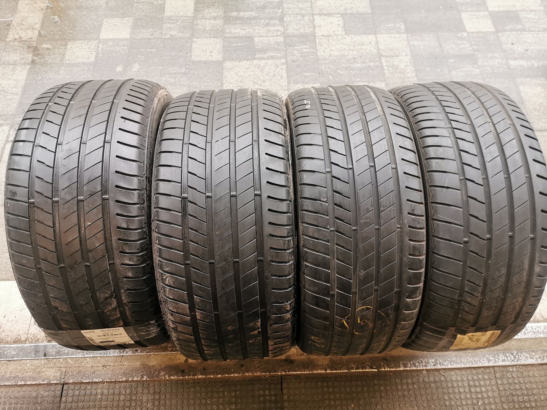 Летняя резина разноширокая 275/45 R20 305/40 R20 Bridgestone Runflat