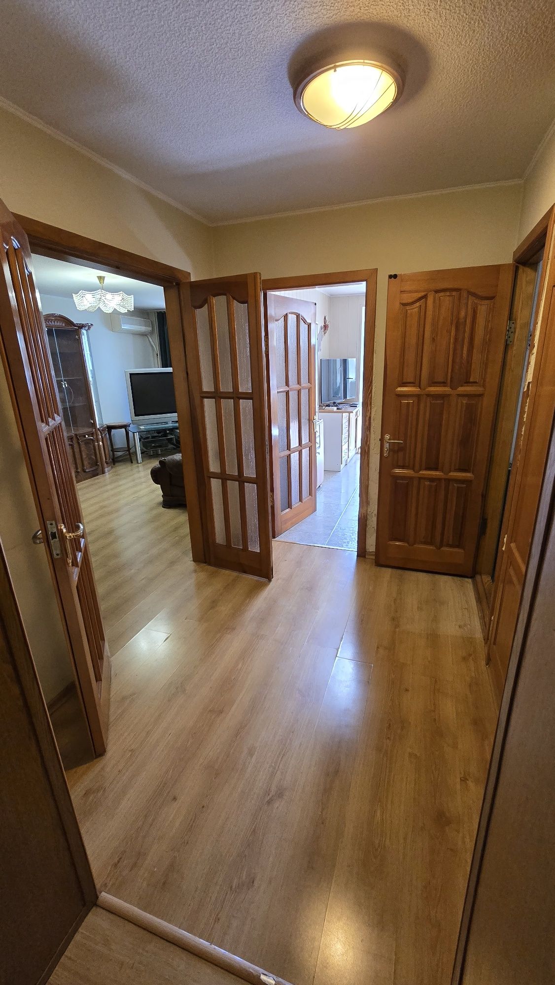 Продаж квартири  3к   650 $ 1м2