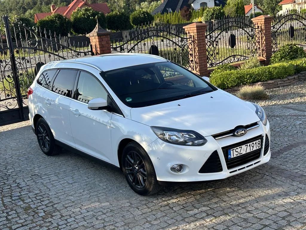 Ford Focus Stan idealny, Bez wkładu, Titanium, Alufelgi
