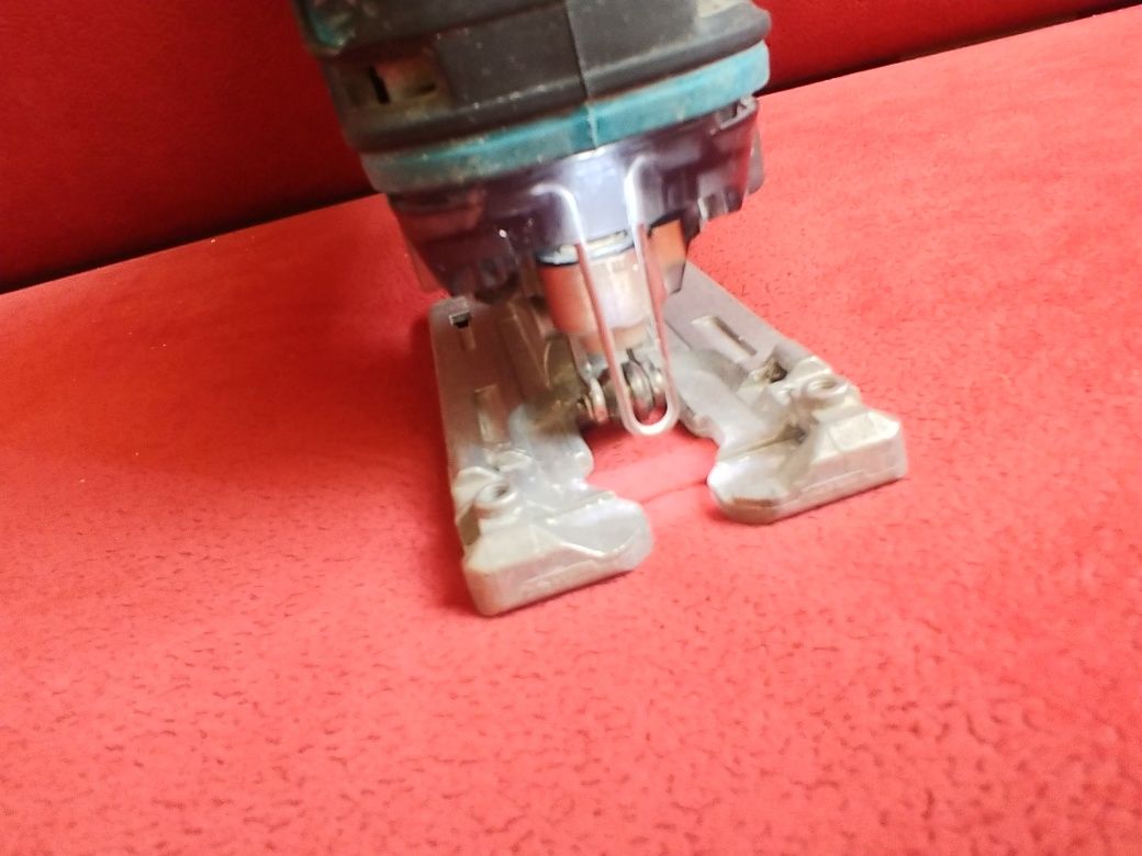 Wyrzynarka makita djv180