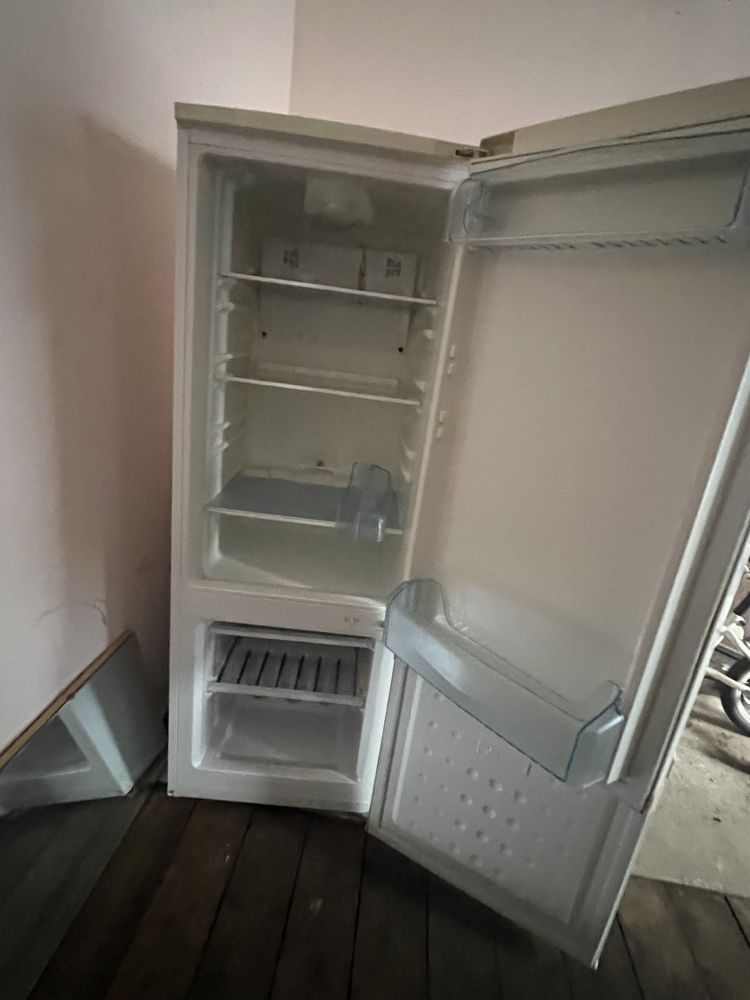Холодильник Beko cs24000 на відновлення або ремонт