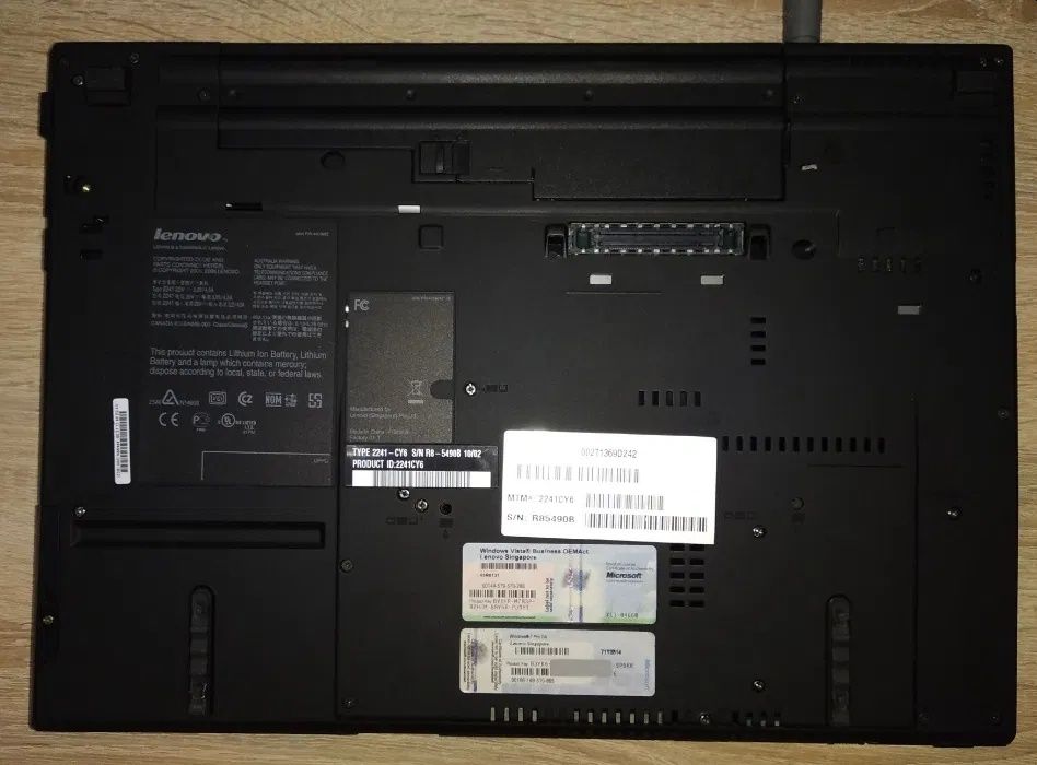 Lenovo THINKPAD T500 T8400 2x 2.26 GH 4 GB 240 SSD na gwar 15,4 w
