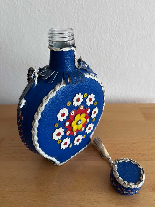 piękna ozdobna karafka  butelka dekoracja