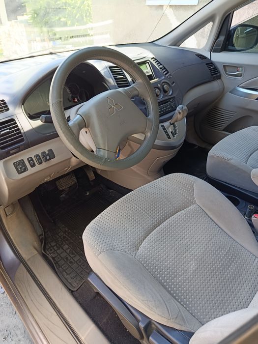 Mitsubishi Grandis 2004 автомат газ бензин