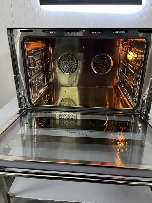 Конвекційна професійна піч