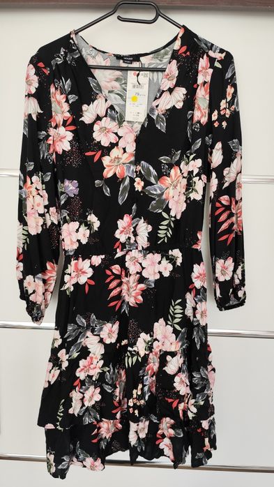 Nowa damska sukienka w kwiaty rozmiar L długość do kolan