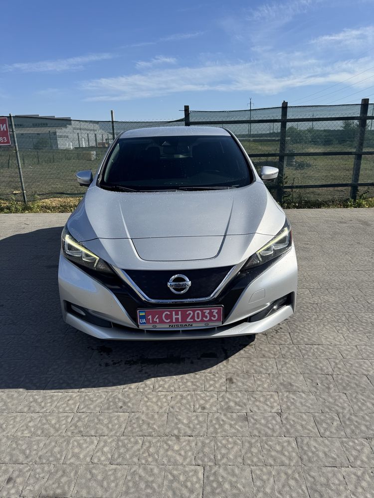 Продам Nissan leaf