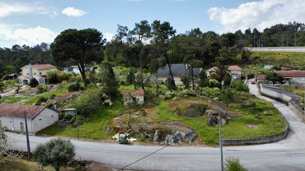 Terreno para Construção de ate 4 casas em Teivas