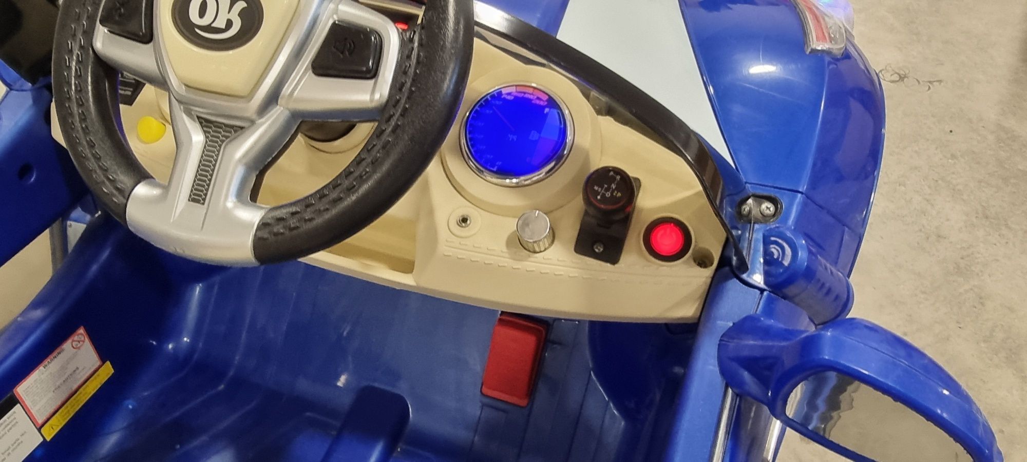 Carro de criança eléctrico telecomandado