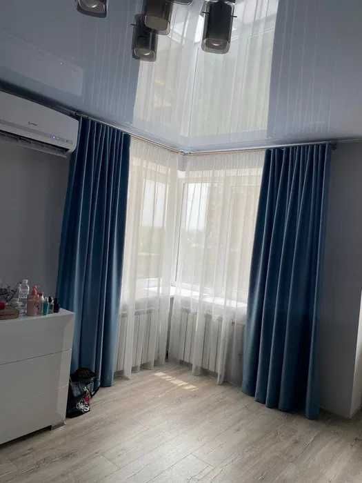Продаю 1-к  37м2  Центр,  Левада, Проспект Гагарина , пл. Конституции