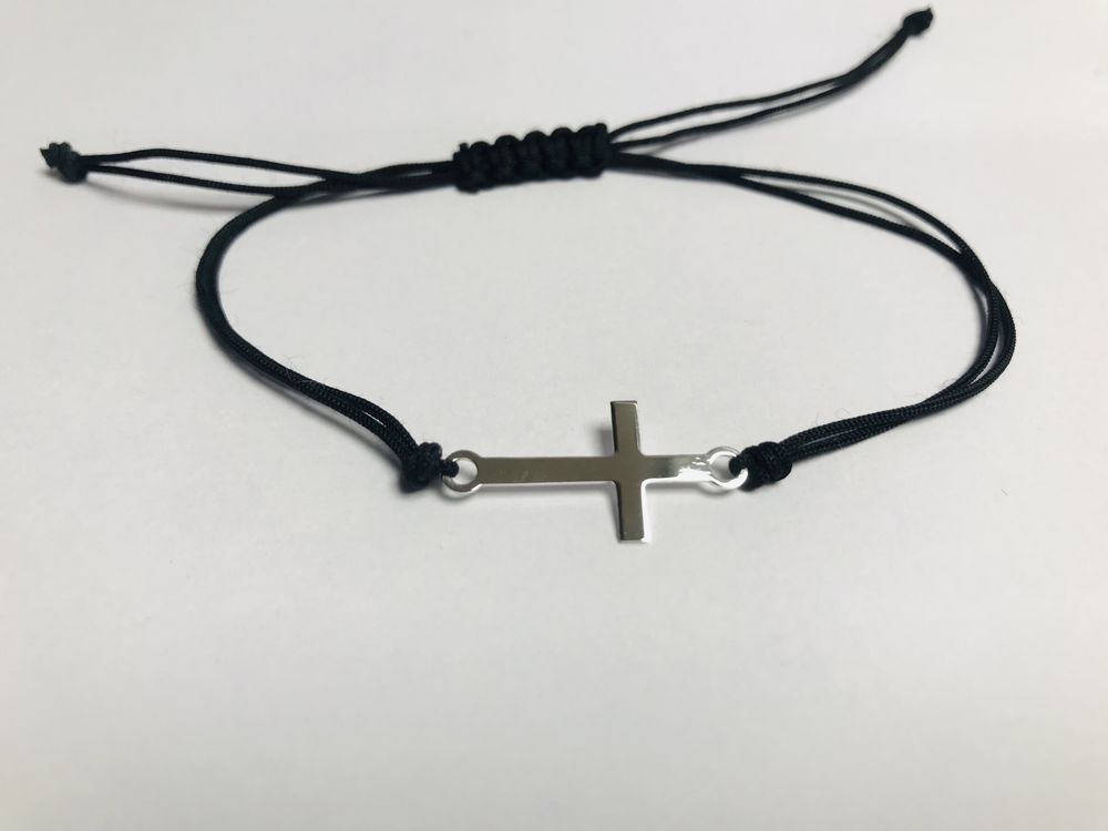 Krzyżyk Pr.925 na Sznurku czarny lub czerwony