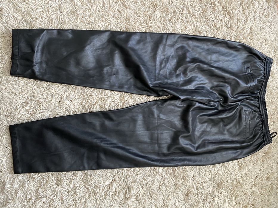 Брюки из экокожи