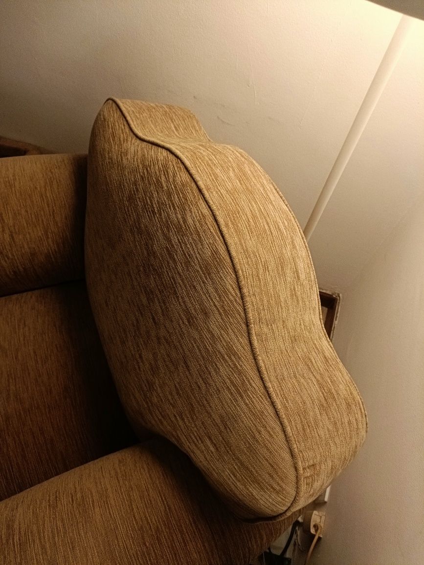 Cadeirão/poltrona amarela para sala