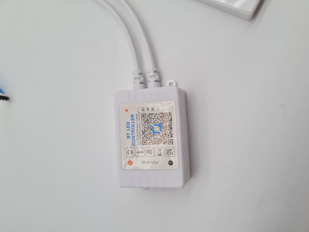 Taśma LED RGB 20m Pilot Aplikacja Bluetooth typ 5050