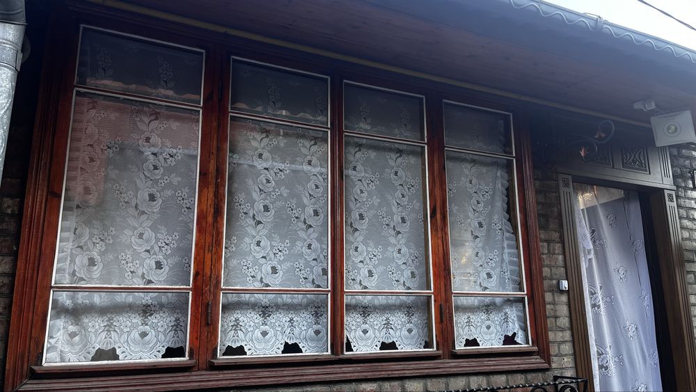 Вікна великі деревʼяні дубові зі склом