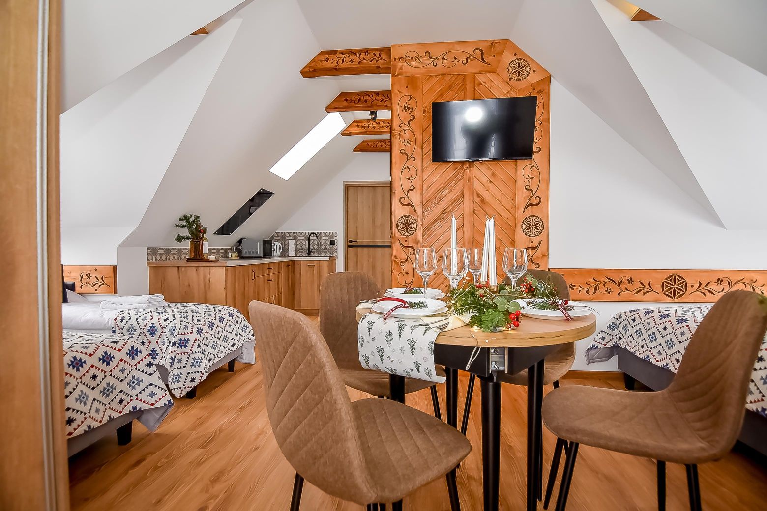 Pokoje ze śniadaniem i apartamenty 300 m od Gorący Potok i Termy Szafl