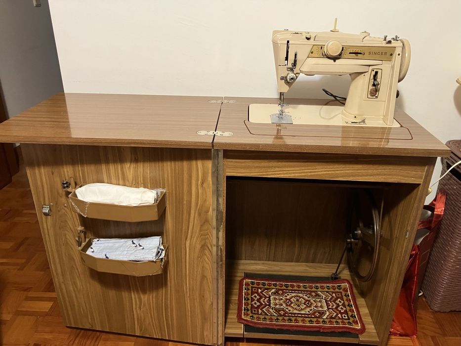 Maquina de costura Singer 411 G