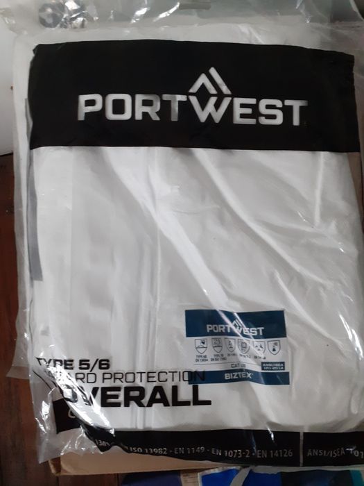 Zestaw 4 kombinezonow