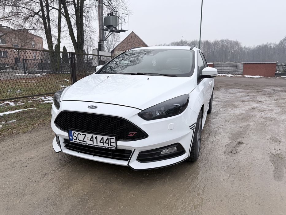 Ford Focus ST 2.0 250 km - 2016 / prywatny