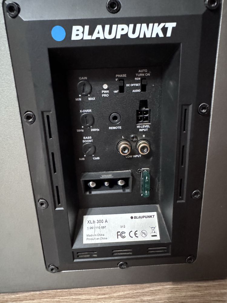Активний сабвуфер Blaupunkt XLb 300 A  1000Вт