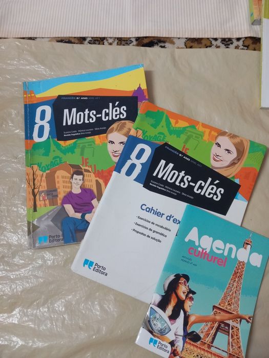 Livros escolares - 8°ano