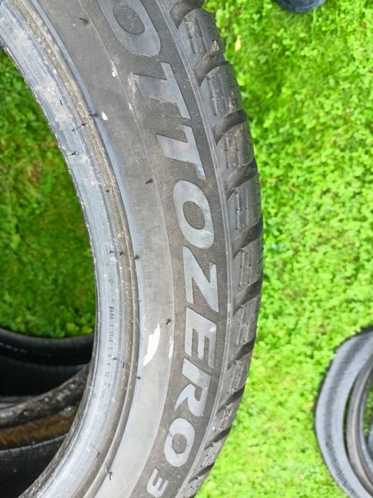 235/45 R19 Pirelli Sottozero 3 2020r. 6mm.  Para 370zł