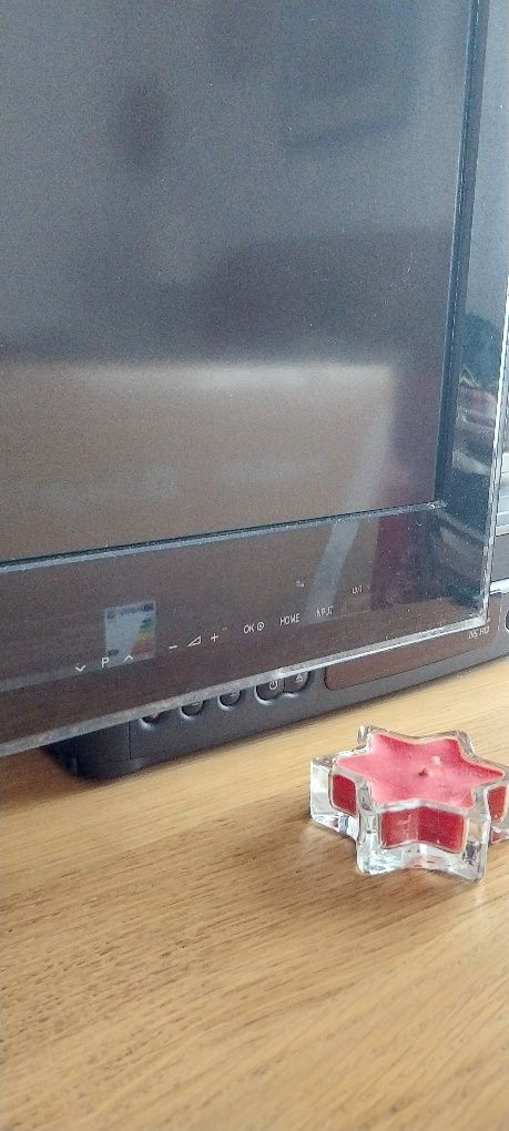 Televisão LG com comando incluído
