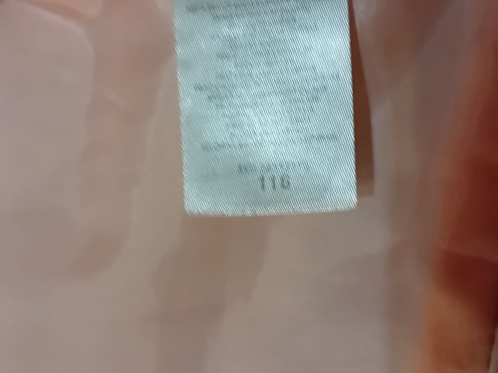 Pikowana kurtka dla dziewczynki.  Rozmiar 116cm.
