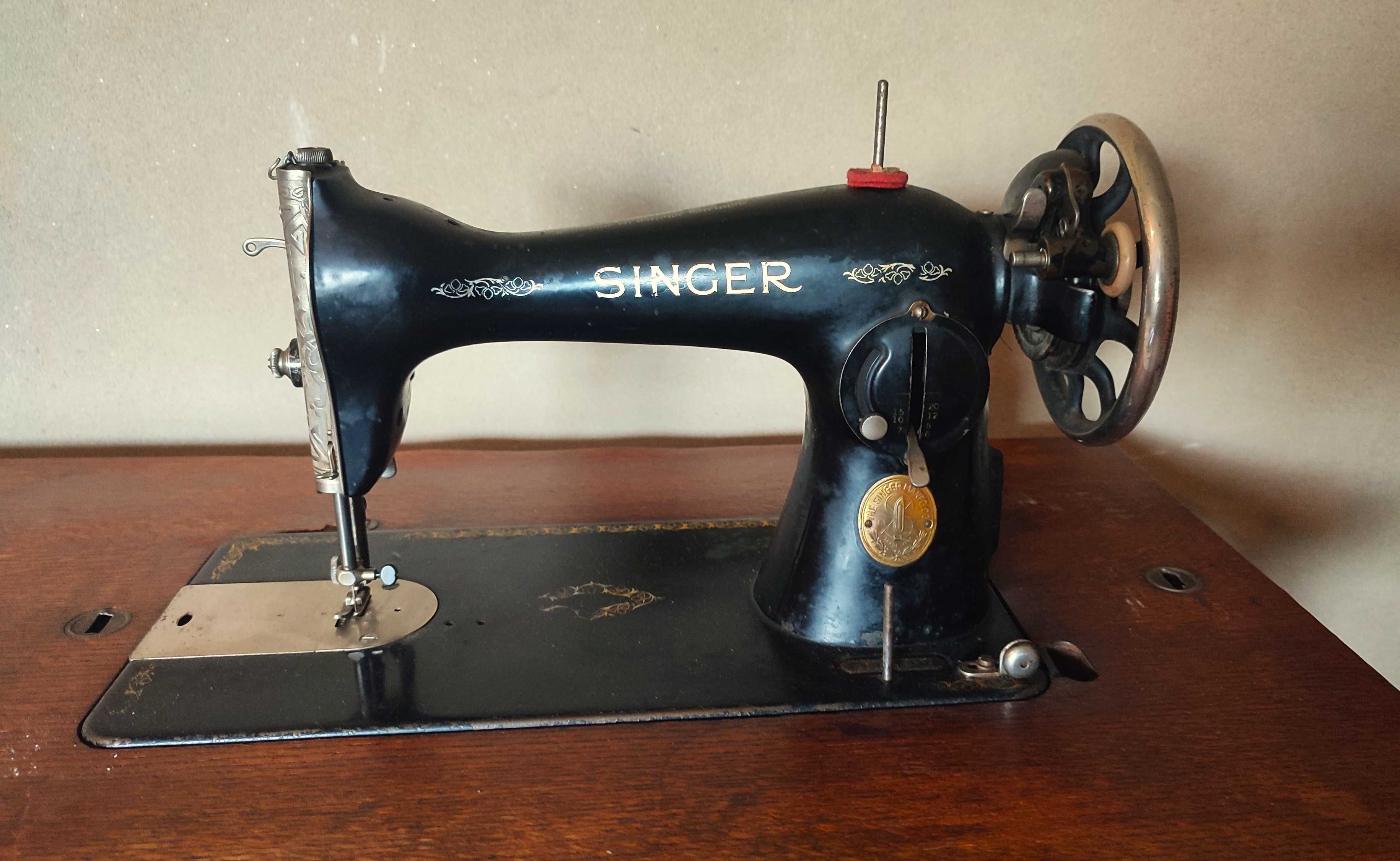 Máquina de Costura Singer Antiga - Vintage
