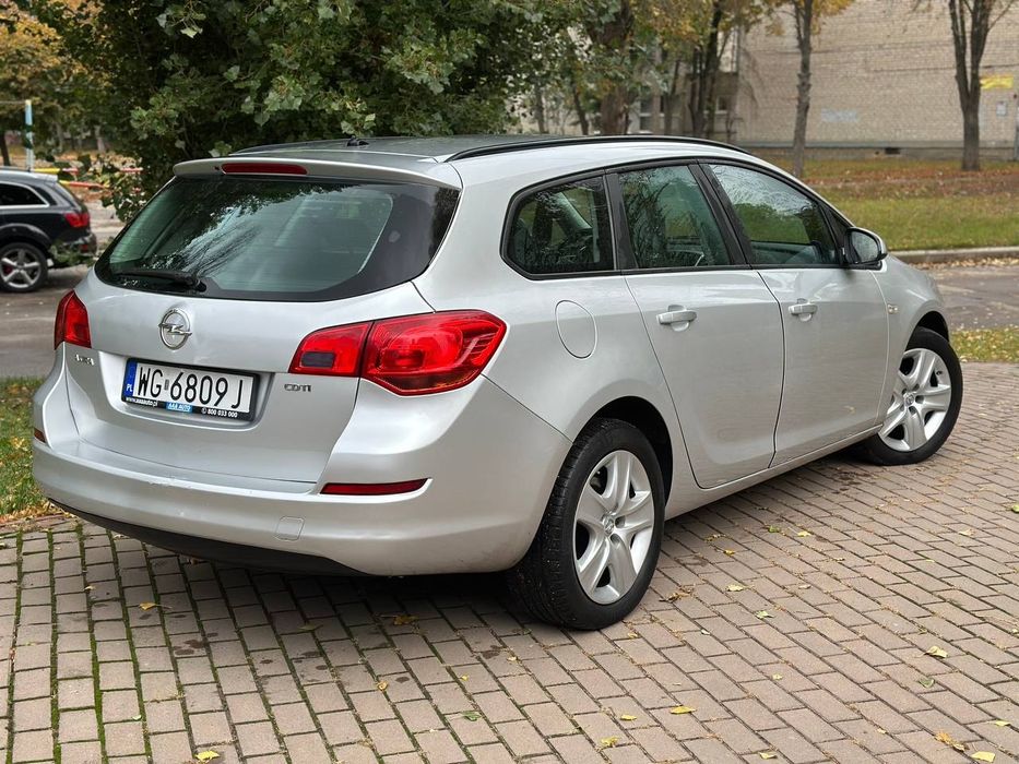 Продам Opel Astra J 1.7 дизель в Харкові