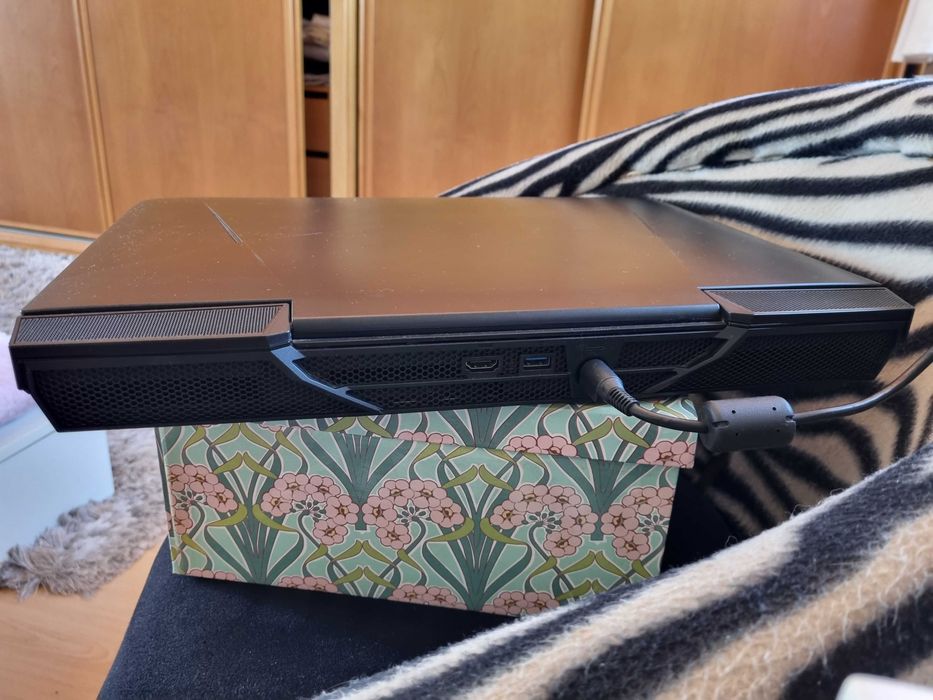 Portatil Clevo 17'' Mobile Workstation i7 6700k 64gb RAM e GTX 1070