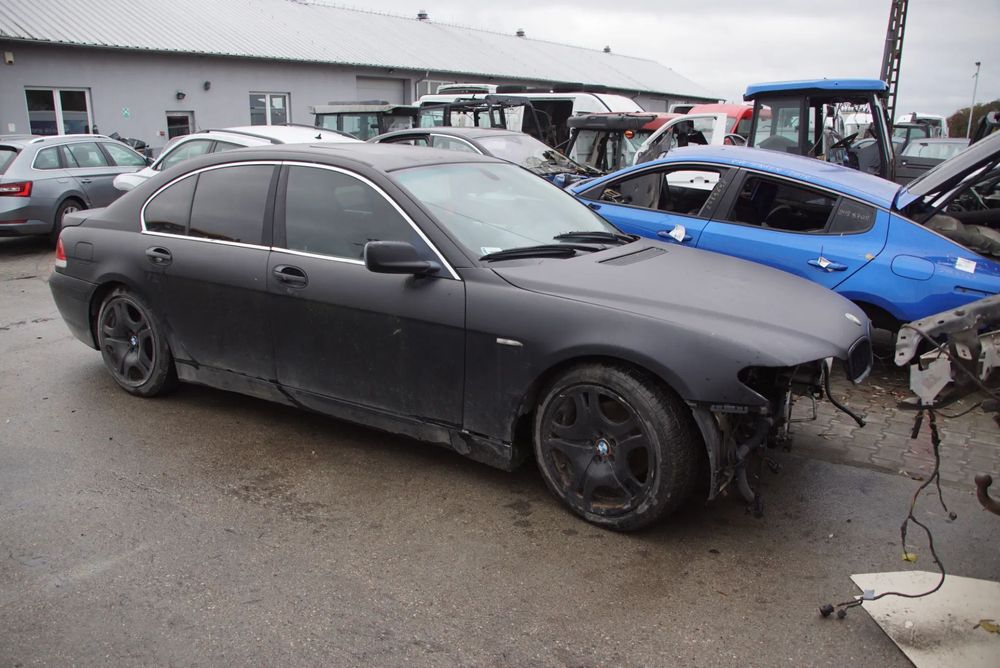 Auto na części - BMW E65 735i 3.6 V8 272 KM N62B36 GA6HP26Z 2002R Silnik Skrzynia Drzwi Maska Błotnik Zderzak Klapa Lampa Lusterko Szyba Deska Kokpit Sterownik Moduł Czujnik Licznik Panel Pokrętło iDrive