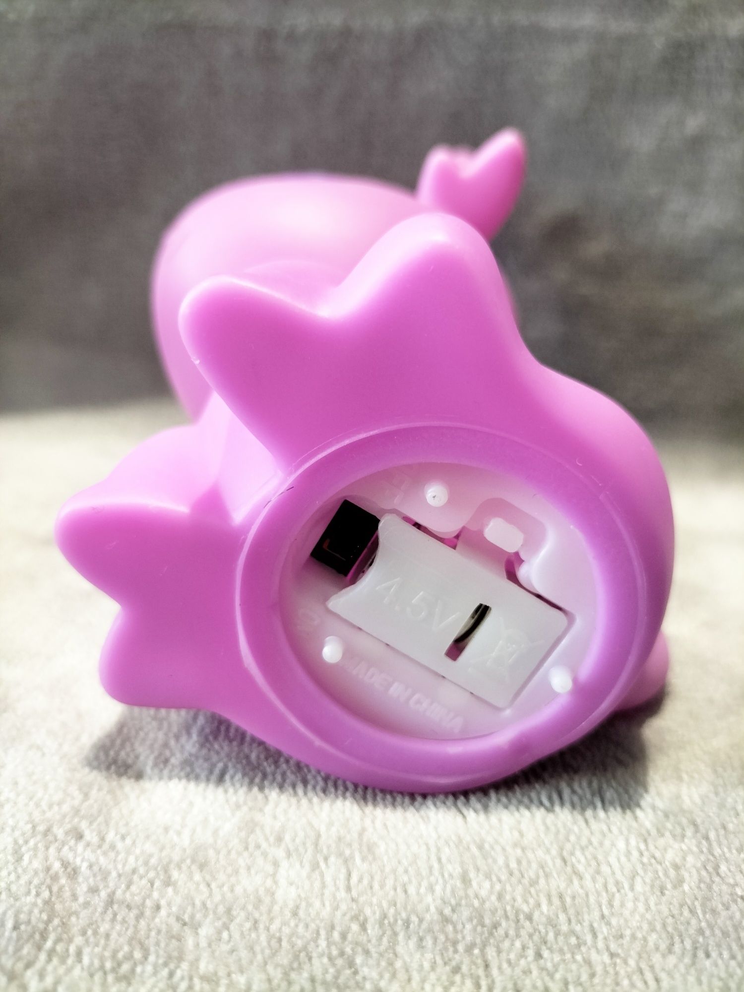Mała urocza fioletpwa  lampka Pokemon Eevee