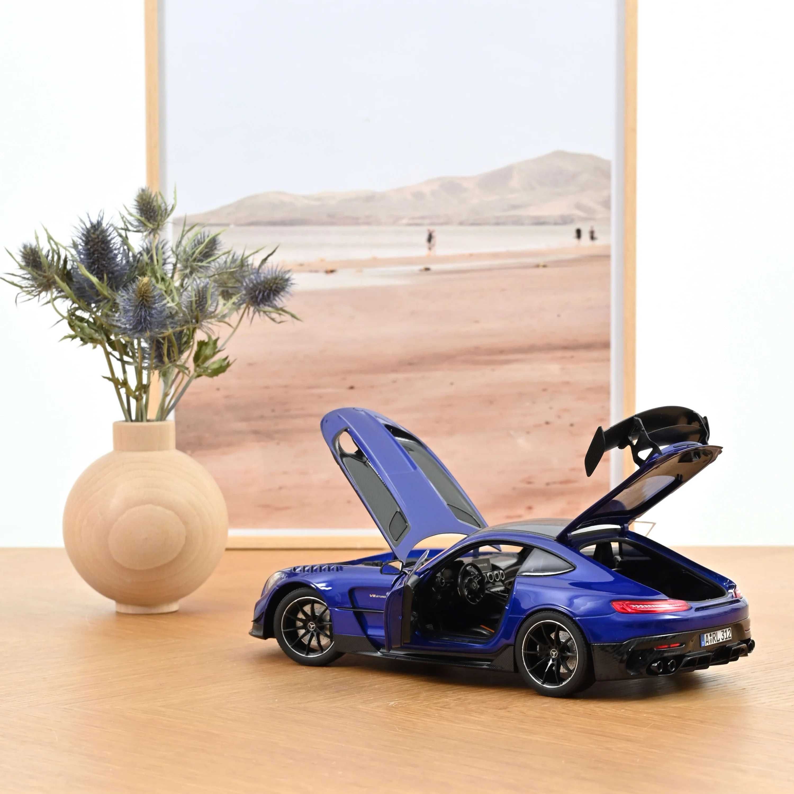 Mercedes-Benz AMG GT Black Series 2021 Blue metallic Norev 1:18