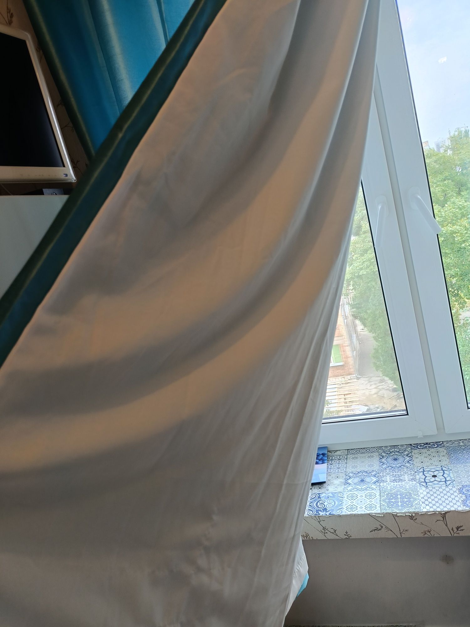 Продам штори на кухню