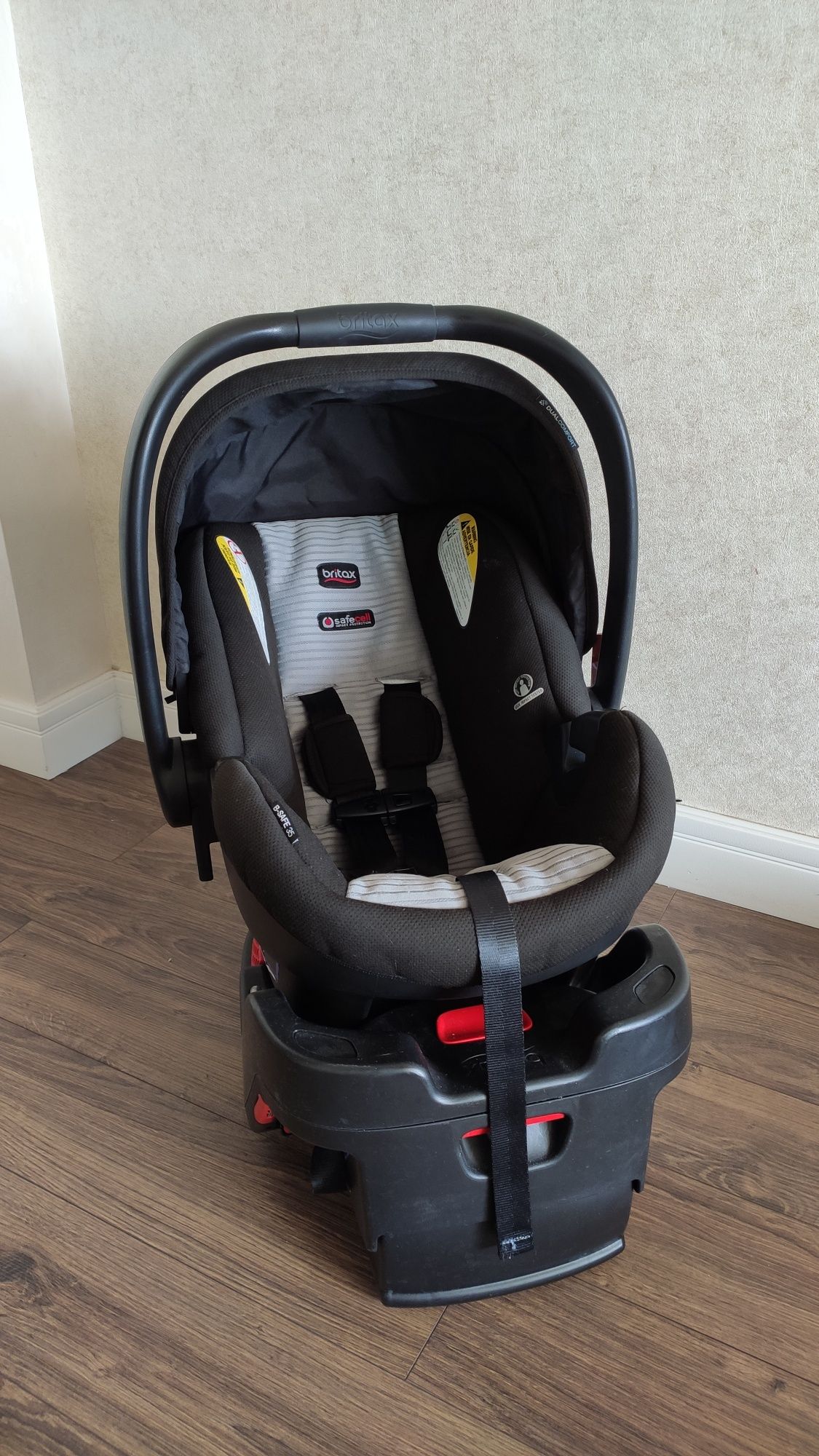 Автокрісло Britax B-Safe 35 з базою