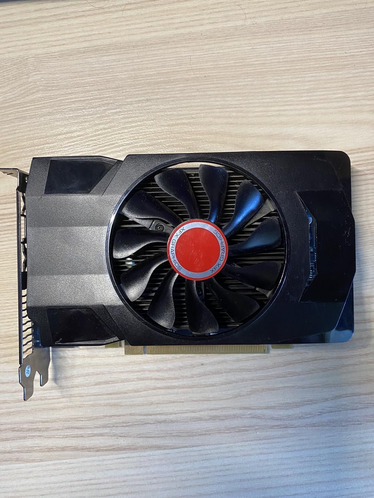 Продам відеокарту rx 560 2gb XFX Graphics