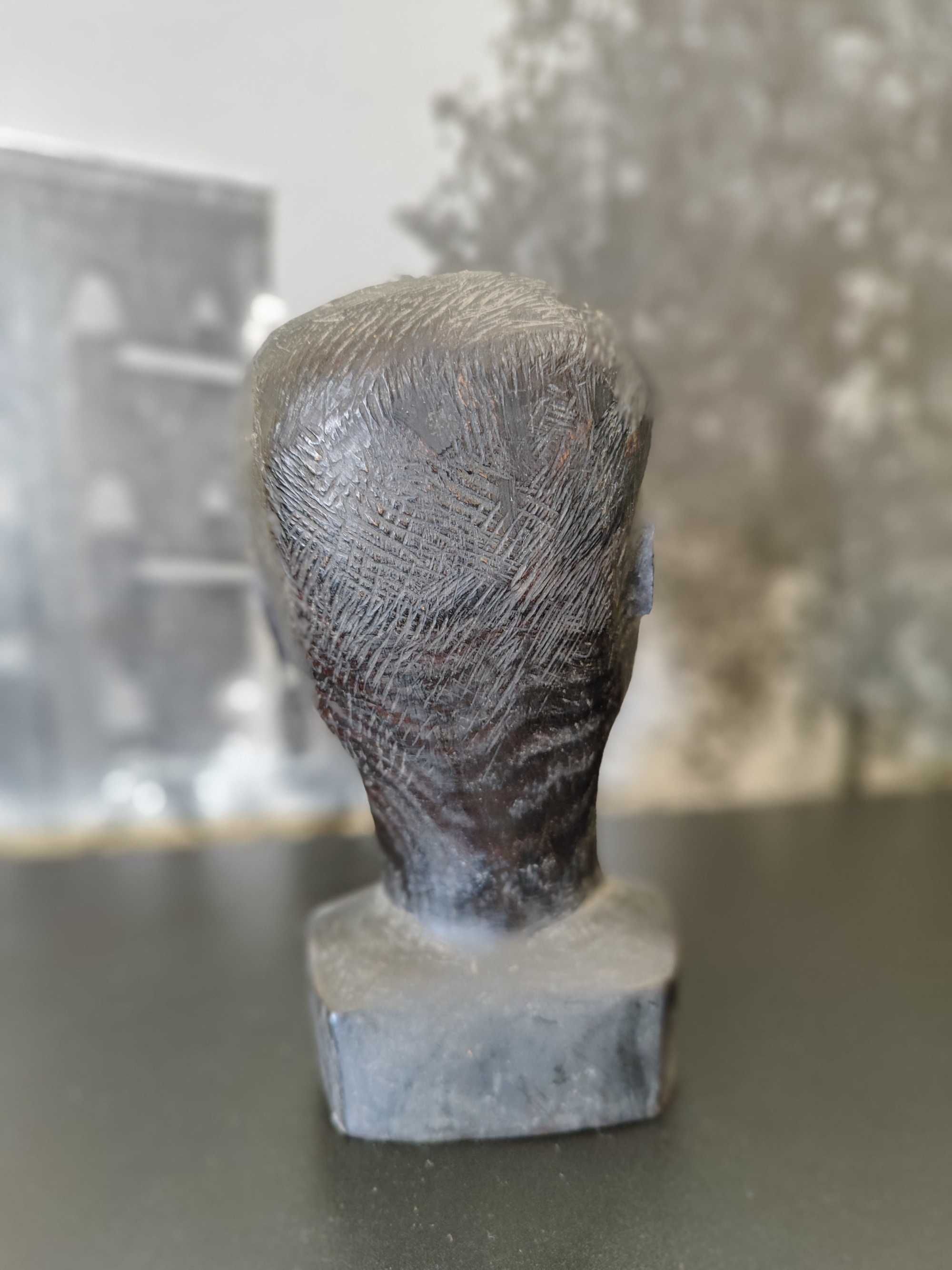 Estatueta em pau preto