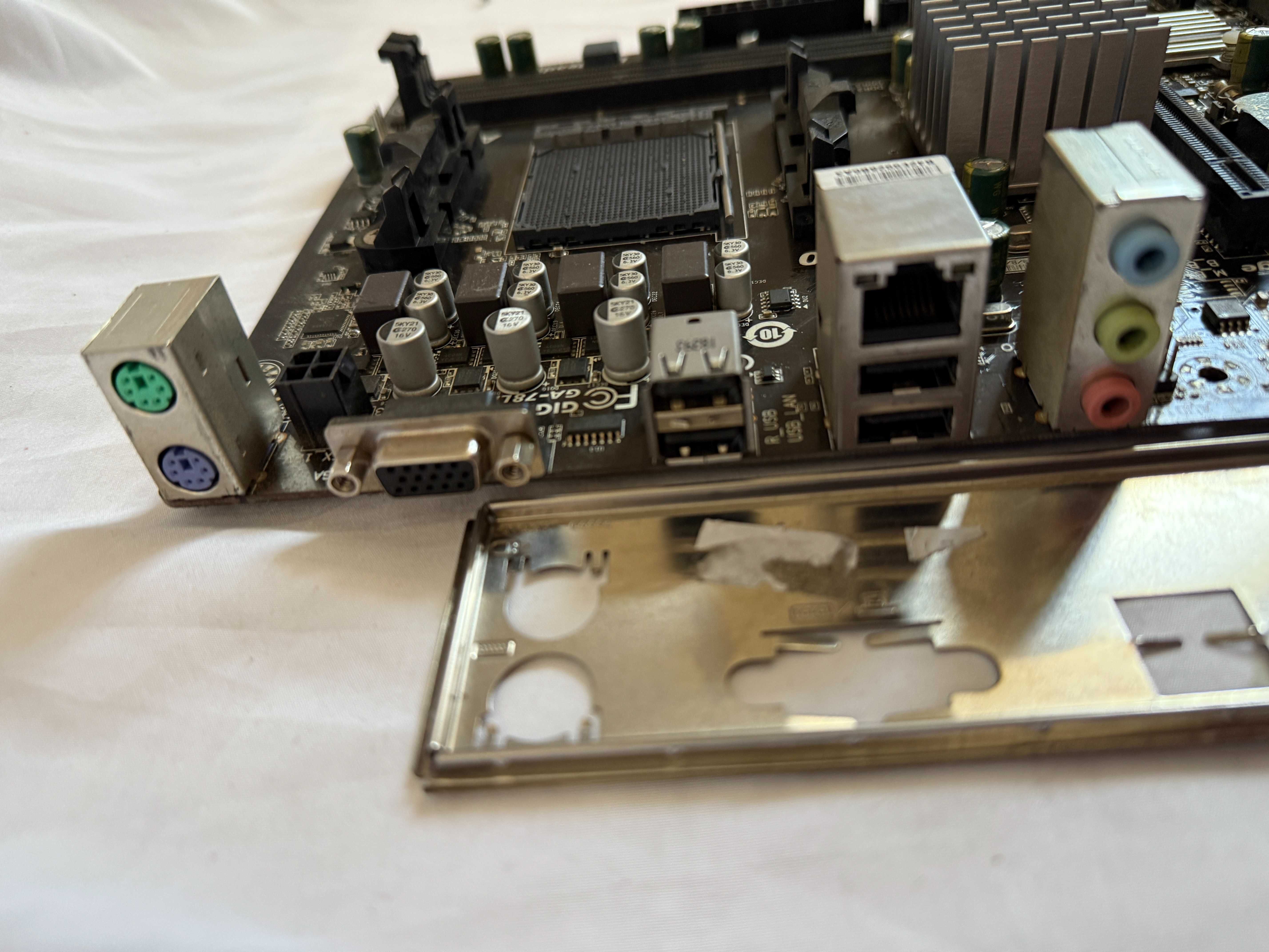 Płyta główna Gigabyte GA-78LMT-S2 R2 Micro ATX Socket AM3+